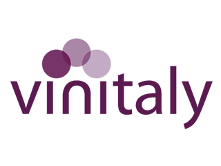 VINITALY 2025: ESPERIENZA, CREATIVITÀ E REGIA STRATEGICA AL SERVIZIO DI UN GRANDE BRAND